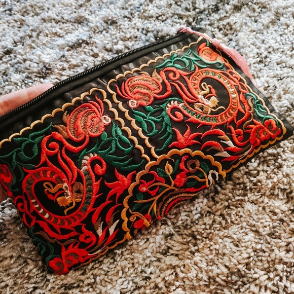 🔹 Embroidered Bohemian Clutch Bag. - Picture 5 of 7